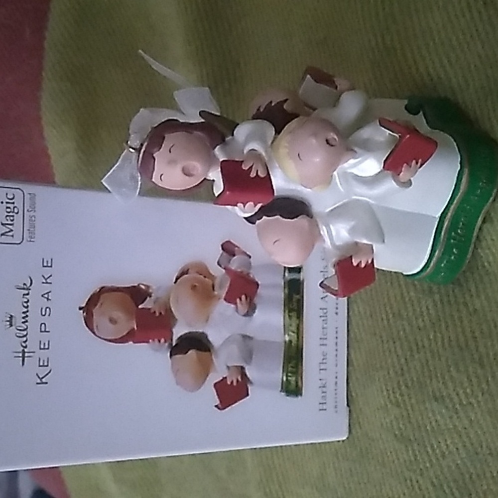 Hallmark "Hark the Herald Angels Sing" Magic Sound Ornament